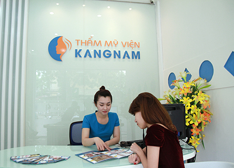 khach-hang-yen-tam-khi-thuc-hien-xoa-xam-bang-laser-toning