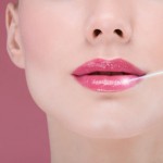Xóa xăm môi bằng công nghệ Laser Toning có đau không?